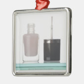 Sluiting van een fles nagellak metalen ornament (Links)