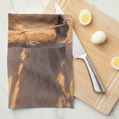 Sluiting van een grappige kameel in de woestijn va theedoek (Quarter Fold)