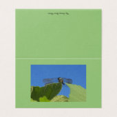 Sluiting van een libellen tegen een heldere blauwe kaart (Buitenkant ongevouwen)