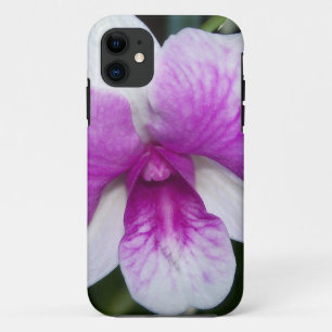 sluiting van een mooie paarse en witte orchidee iPhone 11 hoesje