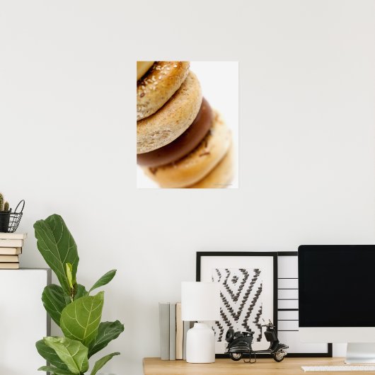 Sluiting van een stapel geassembleerde bagels poster (Thuiskantoor)