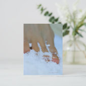 Sluiting van een vrouwenvoet in zout briefkaart (Staand voorkant)