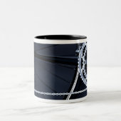 Sluiting van fietsketen, pedaal en tandwielen tweekleurige koffiemok (Center)