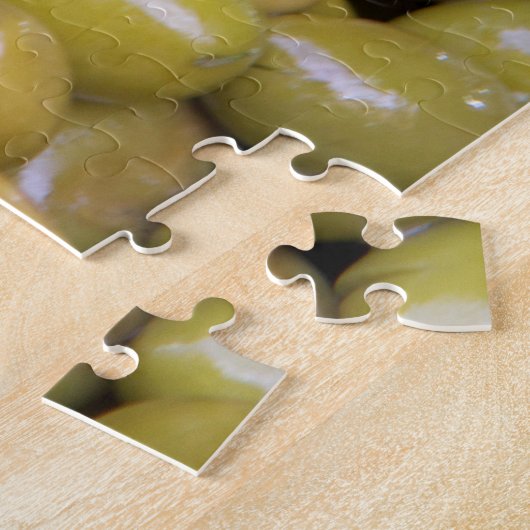 Sluiting van groene olijven legpuzzel (Zijkant)