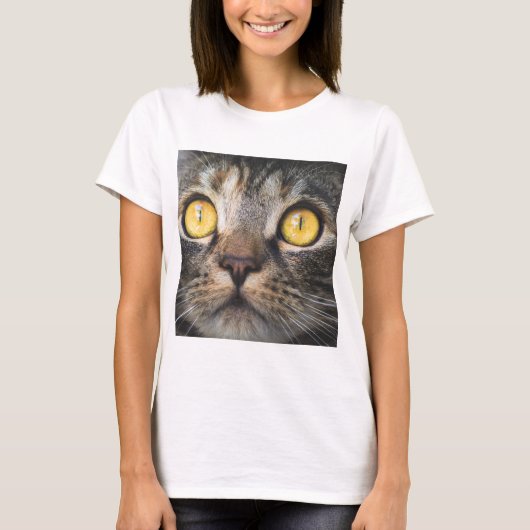 Sluiting van kat met gele ogen t-shirt (Voorkant)