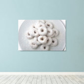 Sluiting van poederdonuts in een bord canvas afdruk (Insitu (Houten vloer))