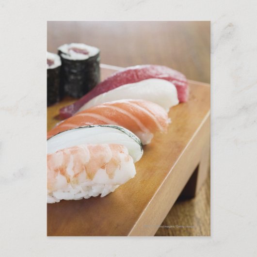 Sluiting van sushi op een tafel briefkaart (Voorkant)