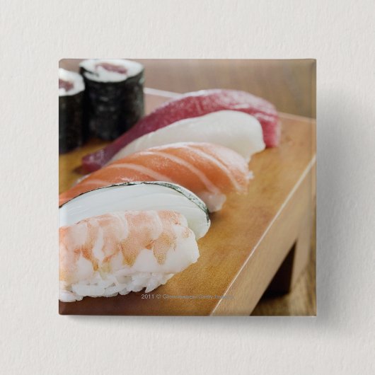 Sluiting van sushi op een tafel vierkante button 5,1 cm (Voorkant)