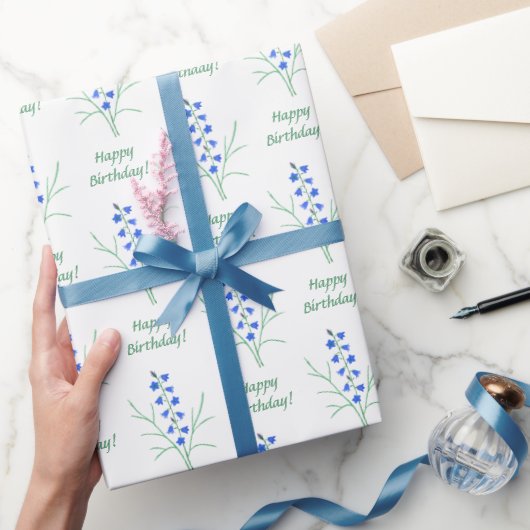 Sluitingspapier met tekst over blauwe bloemen cadeaupapier (Geschenken)
