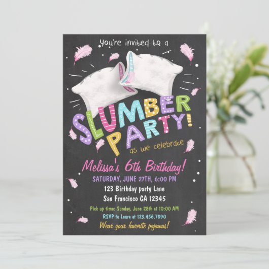 Slumber Party Pyjama Sleepover Uitnodiging (Staand voorkant)