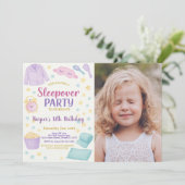Slumber Party Verjaardag Uitnodiging met foto (Staand voorkant)