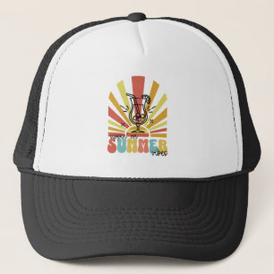 Slurpend aan Zomer Vibes, Retro Zon, Cocktail Glas Trucker Pet