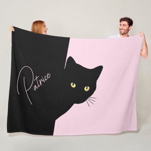 Sluwe Zwarte Kat Roze Fleece Deken (In situ)