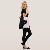 Sluwe Zwarte Kat Roze Tote Bag (Op model)