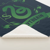 SLYTHERIN™ House Crest Sherpa Deken (3/4)