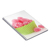 Smaak van frambozenachtige snoepjes in groene beke notitieboek (Rechterzijde)