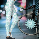 Small Linked Blauwgroen Hearts Patroon boven wit Leggings<br><div class="desc">Dit leuke ontwerp kenmerkt een patroon van kleine verbonden twee verschillende kleur groene harten over een witte achtergrond.</div>