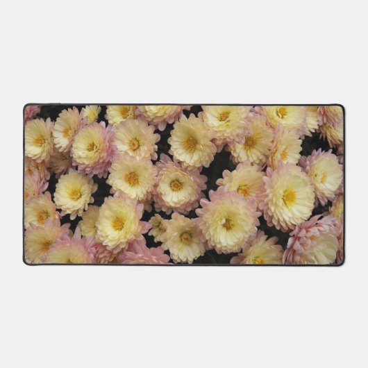 Small Pink Chrysanthemums Floral Bureaumat (Voorkant)