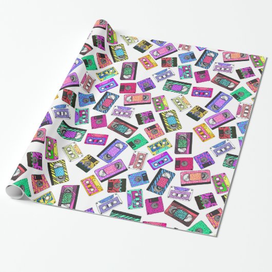 Small Retro 80's Neon Patterned Cassettebandje van Cadeaupapier (Uitgerold)