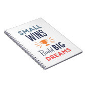 Small Wins Build Big Dreams Notitieboek (Rechterzijde)