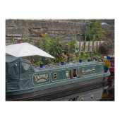 Smalle boot en bloementuin perfect poster (Voorkant)