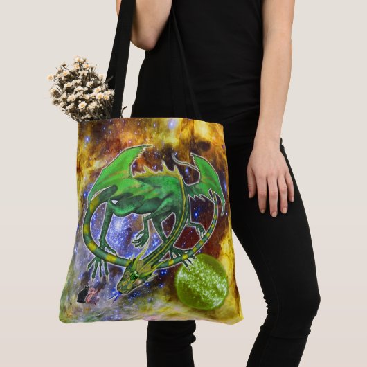 Smaragd Kosmische Draak Tote Bag (Dichtbij)