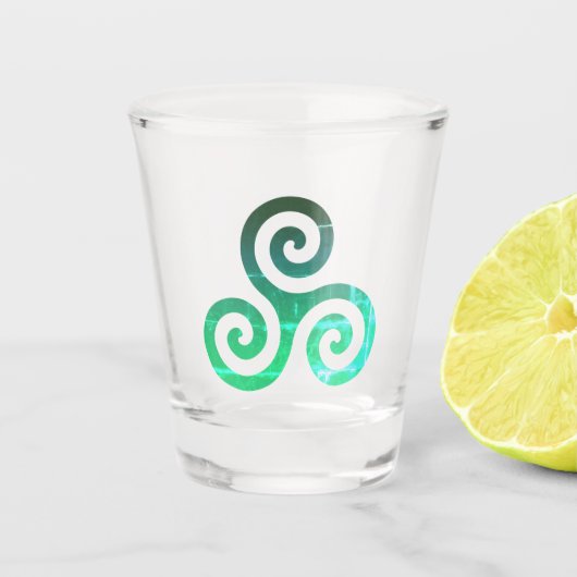 Smaragd triskele oude Keltische symbool Shot Glas (Voorkant)