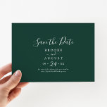 Smaragdgroen coördinaat horizontaal save the date<br><div class="desc">Deze smaragd groen coördinaat horizontaal opslaan van de datum kaart is perfect voor een boho bruiloft. Het elegante maar rustieke ontwerp is voorzien van humeurig donkergroen met een modern bohemien bosgevoel. Coördineert met het Emerald Green Collectie van Fresh & Yummy Paperie.</div>