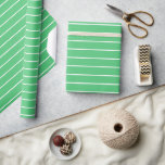 Smaragdgroen en wit dun horizontaal gestreept cadeaupapier<br><div class="desc">Smaragdgroen en wit dun horizontaal gestreept inpakpapier</div>