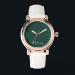 Smaragdgroen script | Stijlvol Monogram Modern Horloge<br><div class="desc">Een eenvoudig stijlvol ontwerp op maat met een casual handgeschreven monochrome smaragdgroen en wit. Het monogram kan gemakkelijk worden gepersonaliseerd om een ontwerp zo uniek te maken als u bent! Het perfecte trendy cadeau of accessoire voor elke gelegenheid.</div>
