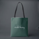 Smaragdgroen script | Stijlvol Monogram Modern Tote Bag<br><div class="desc">Een eenvoudig stijlvol ontwerp op maat met een casual handgeschreven monochrome smaragdgroen en wit. Het monogram kan gemakkelijk worden gepersonaliseerd om een ontwerp zo uniek te maken als u bent! Het perfecte trendy cadeau of accessoire voor elke gelegenheid.</div>
