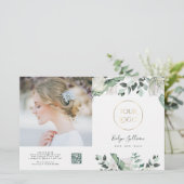 Smaragdgroen Witte bloemen Bifold brochure (Staand voorkant)