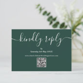 Smaragdgroene QR-code Elegante Script Graag reager RSVP Kaartje (Staand voorkant)