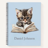 Smart Kitten met bril Gepersonaliseerd Notitieboek (Voorkant)