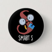 Smart S Grappig Alfabet Pun Donker BG Ronde Button 5,7 Cm (Voorkant)