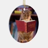 Smart Squirrel Een woordenboek lezen Keramisch Ornament (Rechts)