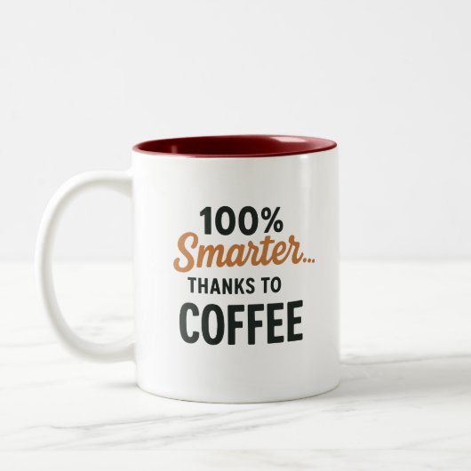 Smarter Thanks to Coffee Mug – Funny Caffeine Text Tweekleurige Koffiemok (Links)