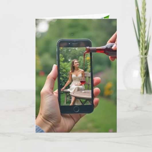 Smartphone Vrouw Met Gieten Wijn Kaart (Voorkant)