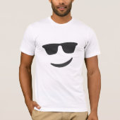 Smile Emoji met glazen Grappig T-shirt ontwerp (Voorkant)