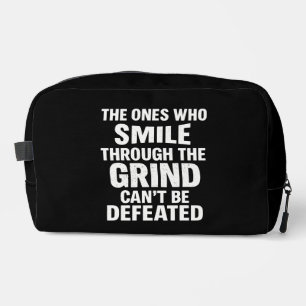 Smile grind gym motivatie citaat met witte tekst toilettasje