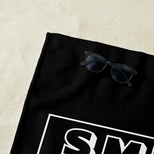 Smile It`s gratis Inspirerend Typografie Zwart Strandlaken (In situ)