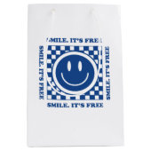 Smile It's Free Medium Cadeauzakje (Voorkant)