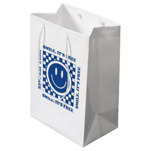 Smile It's Free Medium Cadeauzakje (Achterkant Gekanteld)