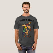 SmileSports Funny pakt een Hike Moose Hiking T-shirt (Voorkant volledig)