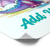 Smiling Baby Dragon – Custom Name Poster (Hoek)