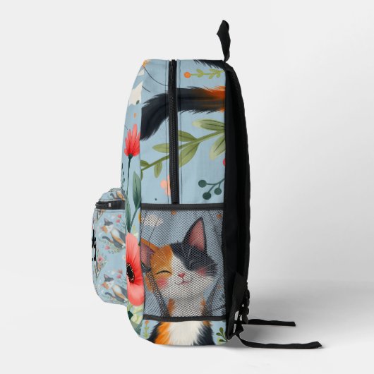 Smiling Calico Cat in Blooming Garden Bedrukte Rugzak (Rechts)