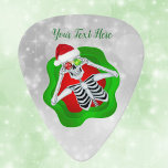 Smiling Christmas Skeleton Santa Hat Green Red Gitaar Plectrum<br><div class="desc">Deze gitaarpick heeft een glimlachend skelet dat glanzende ornamenten tot aan zijn oogbollen vasthoudt en een rode kerstmuts draagt in een felrode en groene spatvorm op een witte achtergrond met cirkels. Pas jouw tekst aan met de sjabloon.</div>