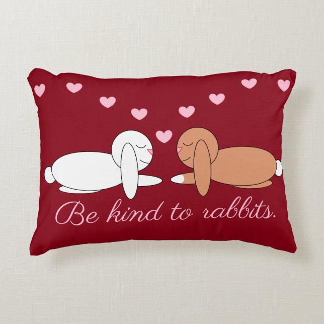 Smiling Rabbits in Love: Maroon Accent Kussen (Voorkant)