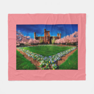 Smithsonian Castle Garden Cherry Blossom Fleece Deken