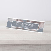 Smoky Blue en Dusty Roos Bloemen met Witte Tekst Bureau Naambordje (Voorkant)